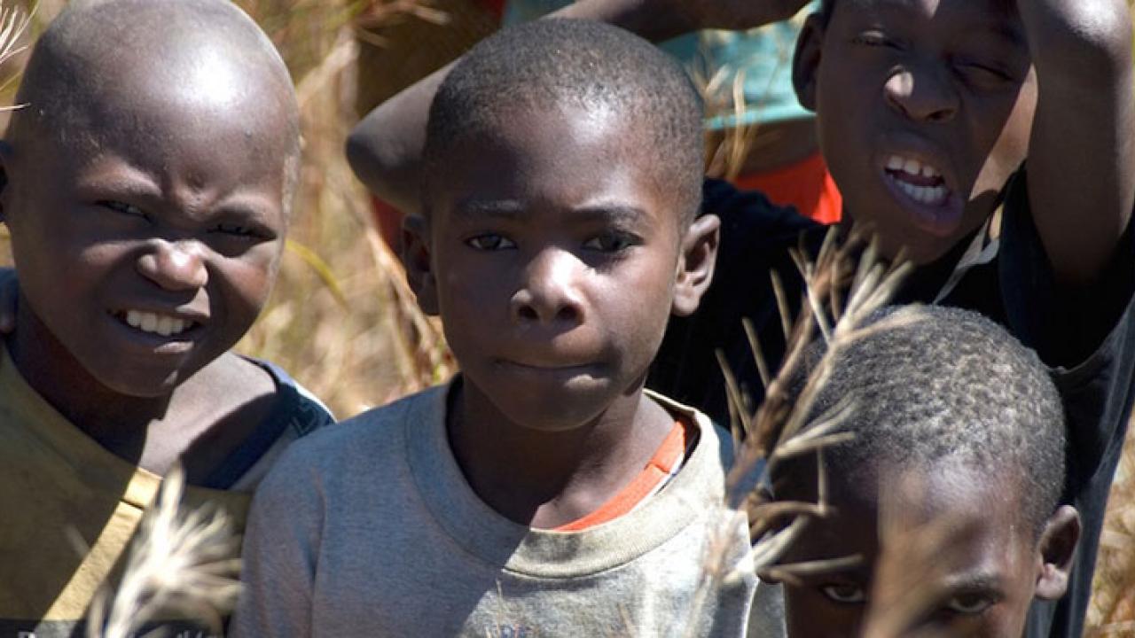 Children in Zambia. Climate change may trap rural populations of low-income countries in local poverty. (Credit: CIFOR)
